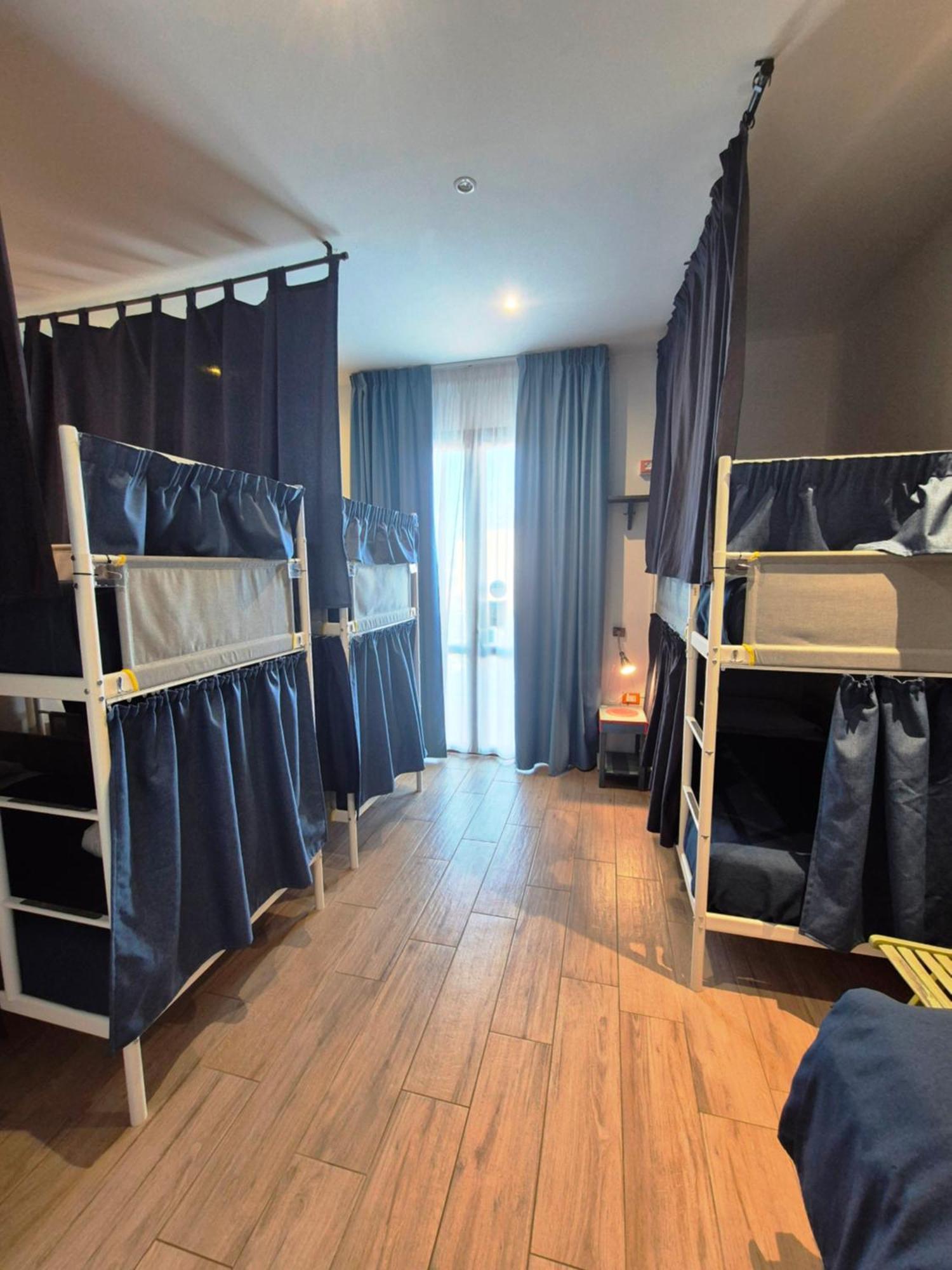 Single Bed Mixed Dormitory Room